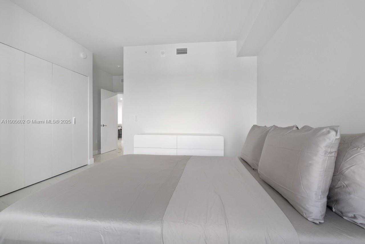 Small Image of 700 NORTH EAST 24TH ST #4002, Miami Number 26