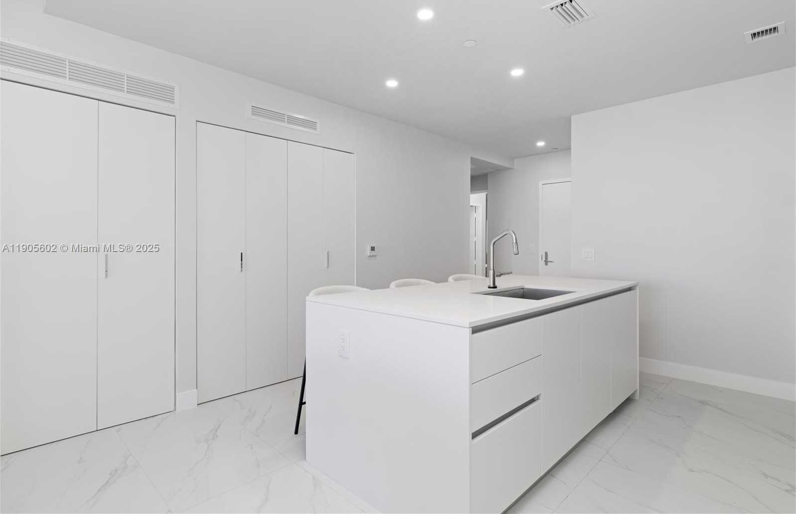 Small Image of 700 NORTH EAST 24TH ST #4002, Miami Number 7