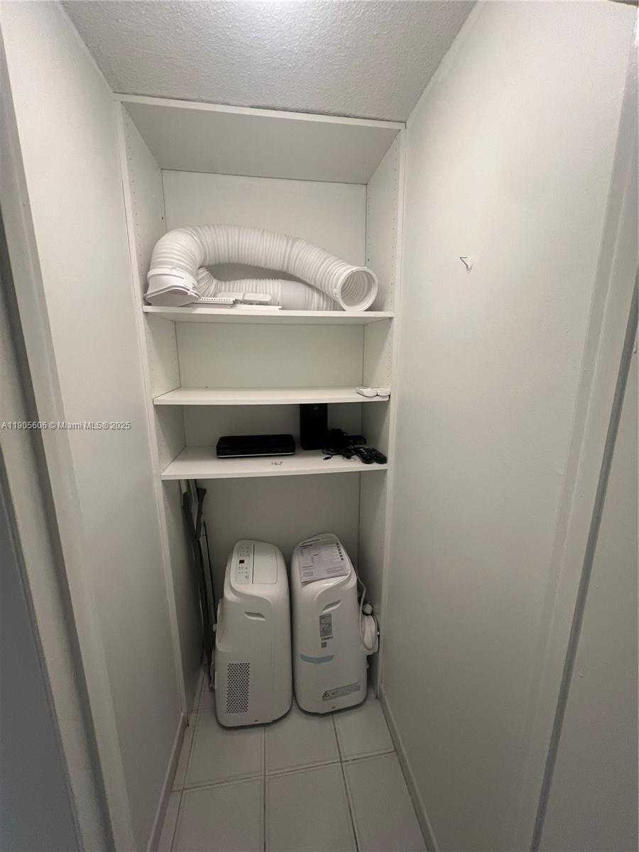 Small Image of 401 OCEAN DR #322, Miami Beach Number 10