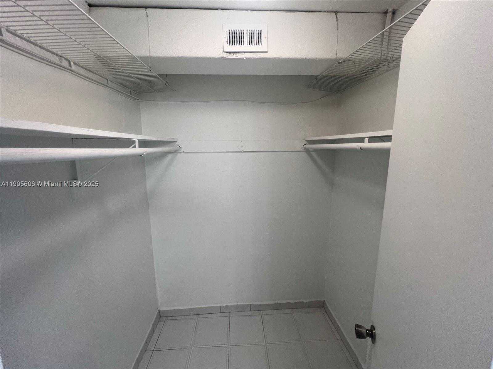 Small Image of 401 OCEAN DR #322, Miami Beach Number 11