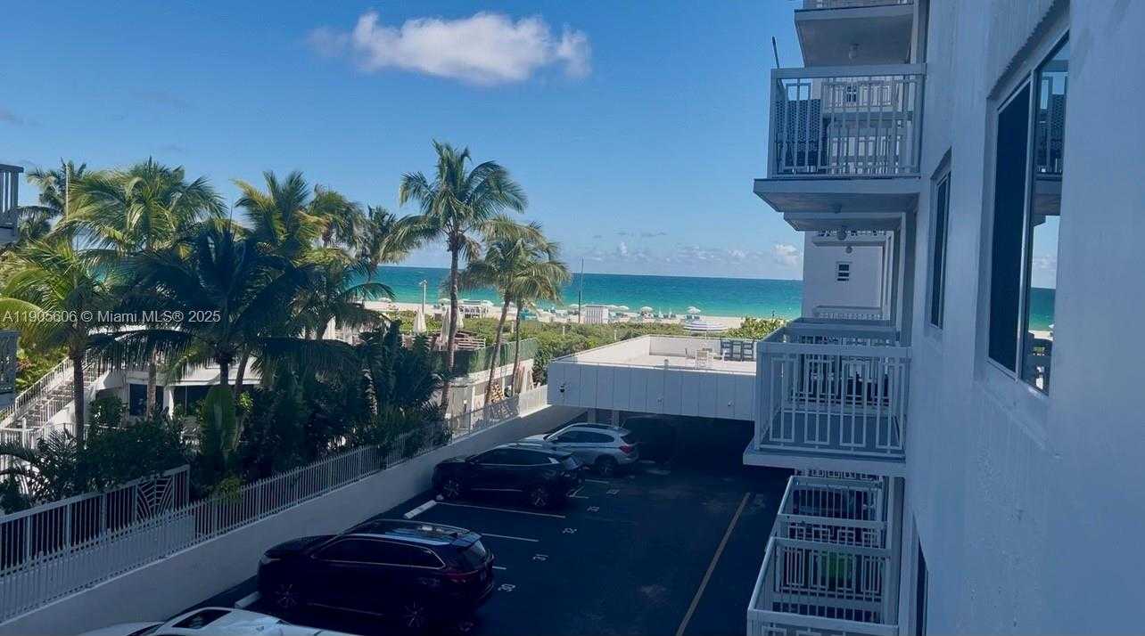 Small Image of 401 OCEAN DR #322, Miami Beach Number 2