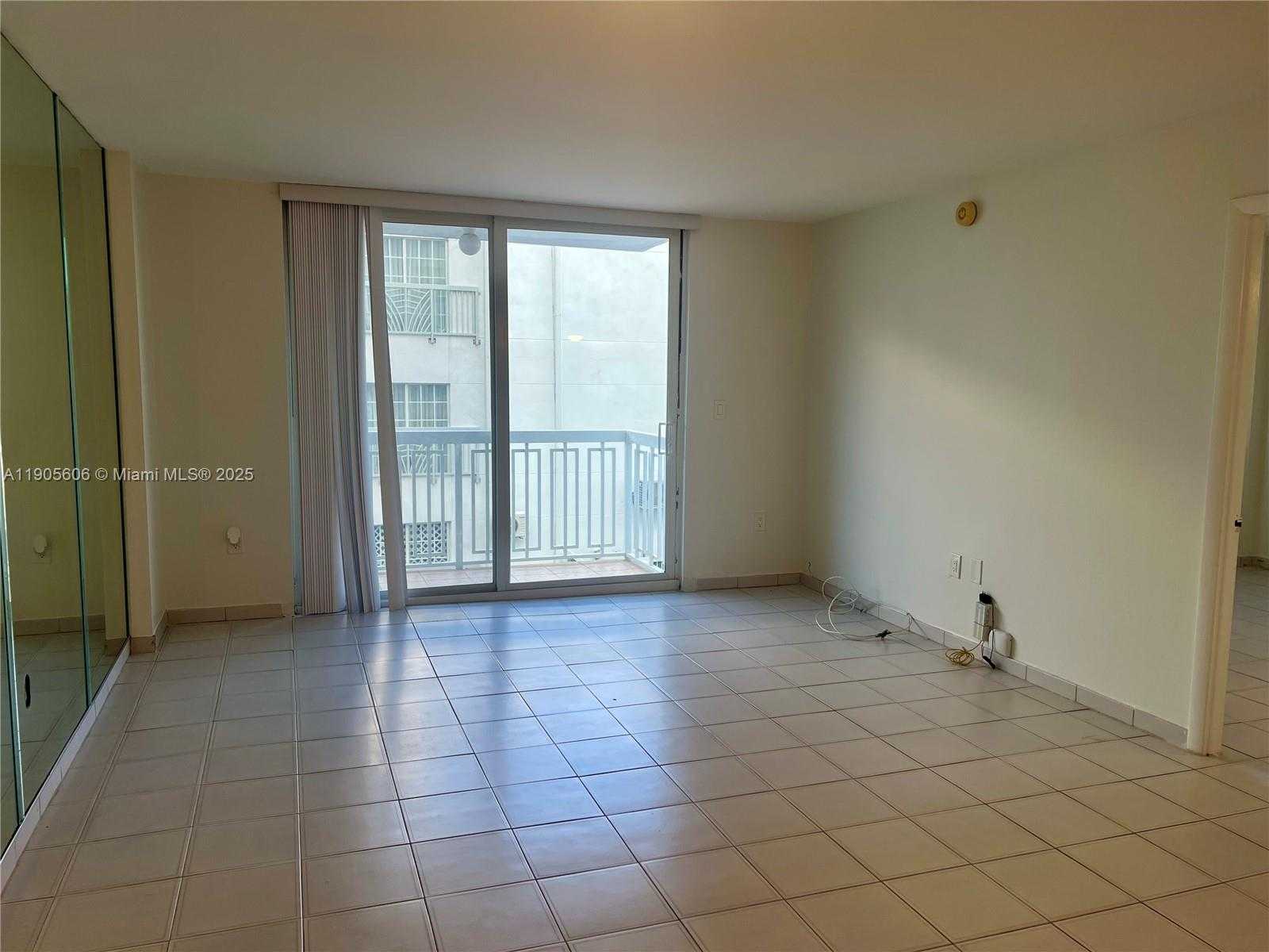 Small Image of 401 OCEAN DR #322, Miami Beach Number 5