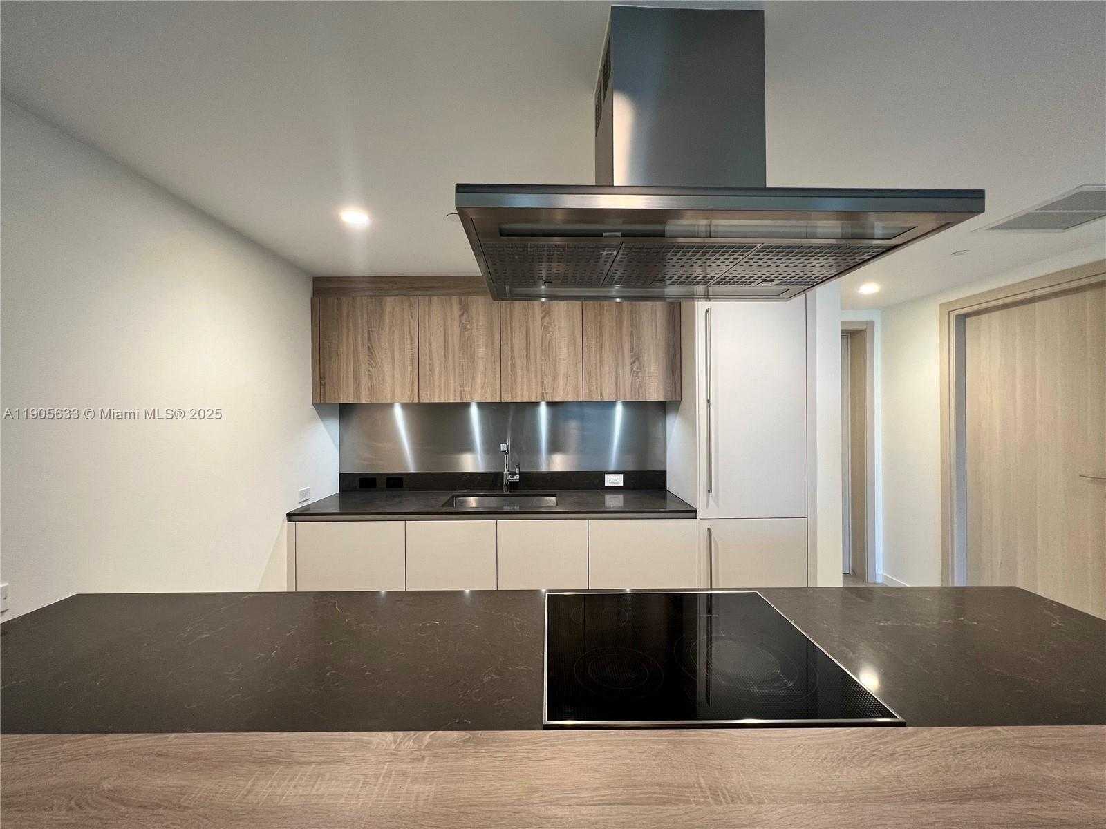 Small Image of 1000 BRICKELL PLZ #3503, Miami Number 9