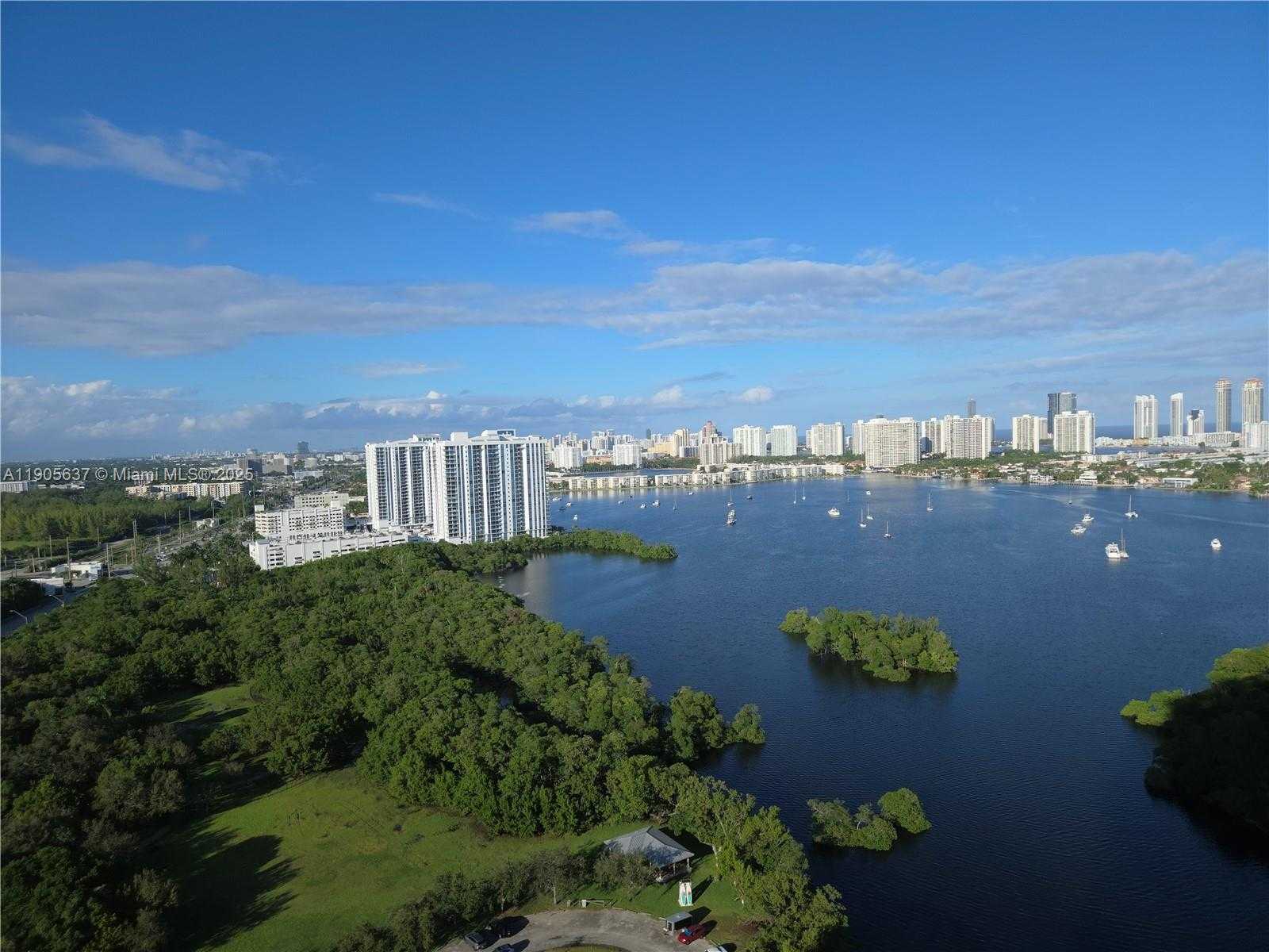 Imagen de Pequeño Objeto