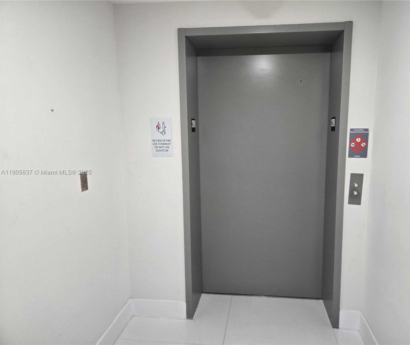 Imagen de Pequeño Objeto