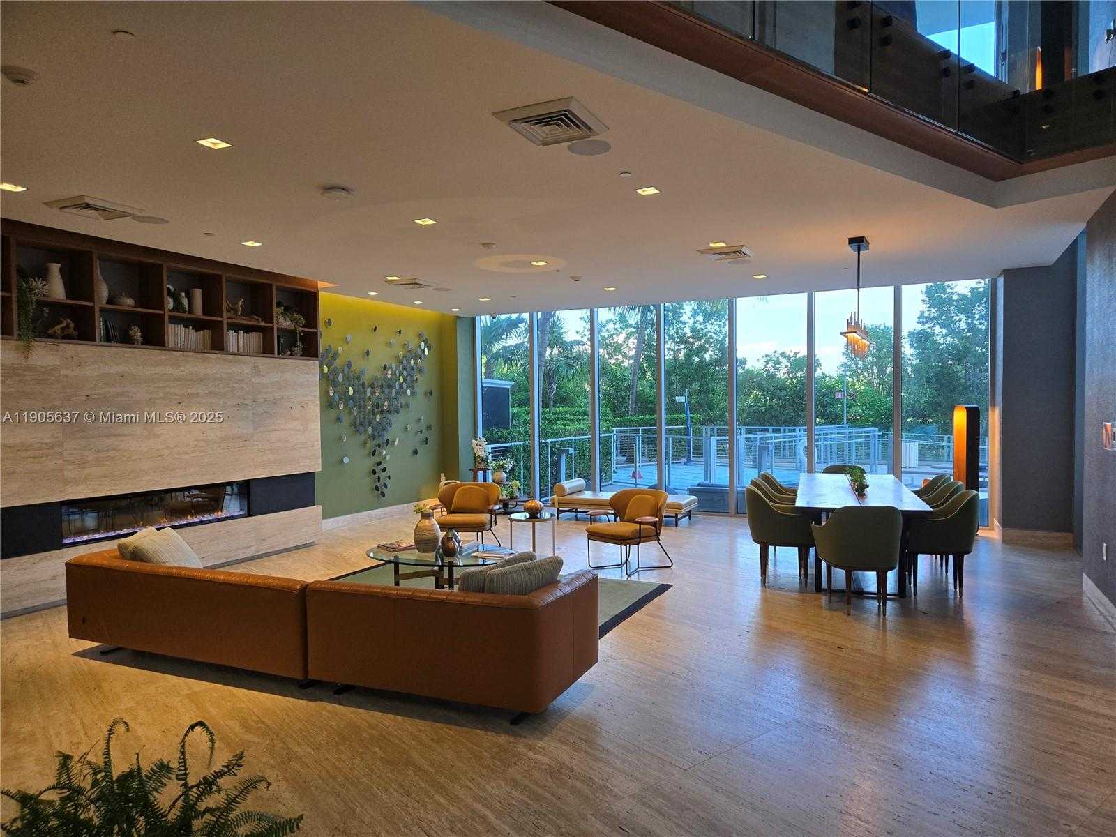 Imagen de Pequeño Objeto