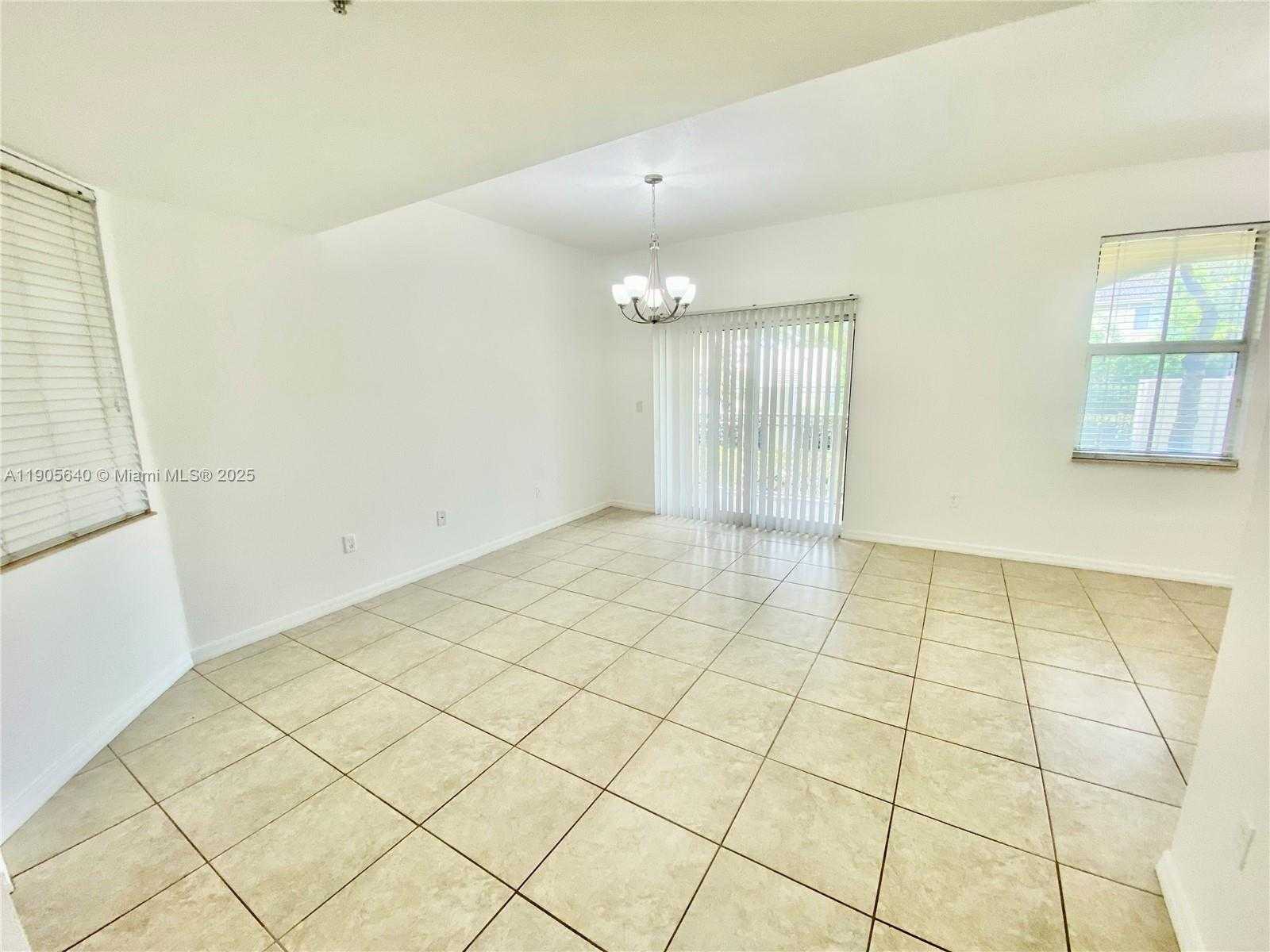 Small Image of 10885 NORTH WEST 89TH TER #106, Doral Number 19