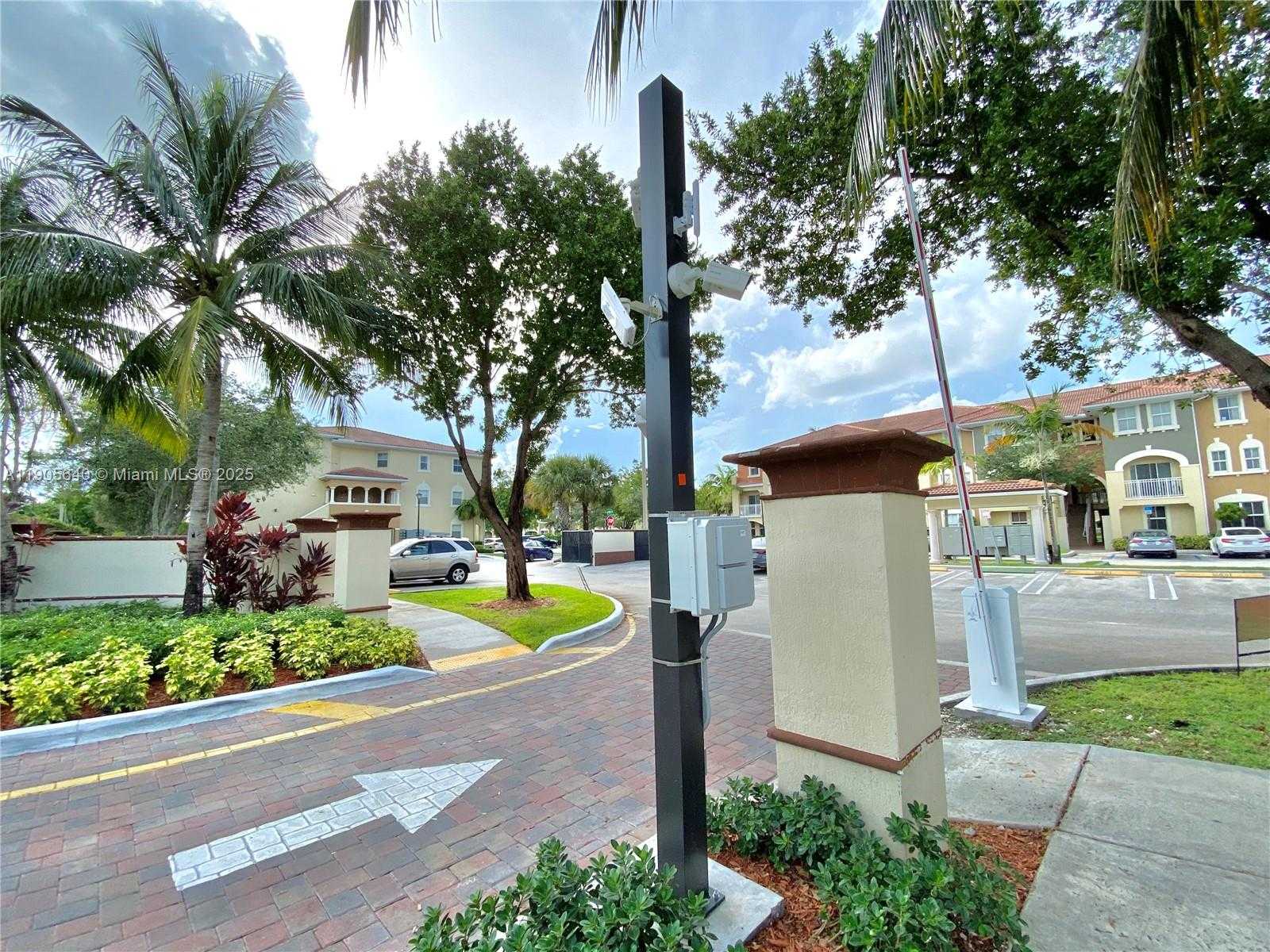 Small Image of 10885 NORTH WEST 89TH TER #106, Doral Number 22