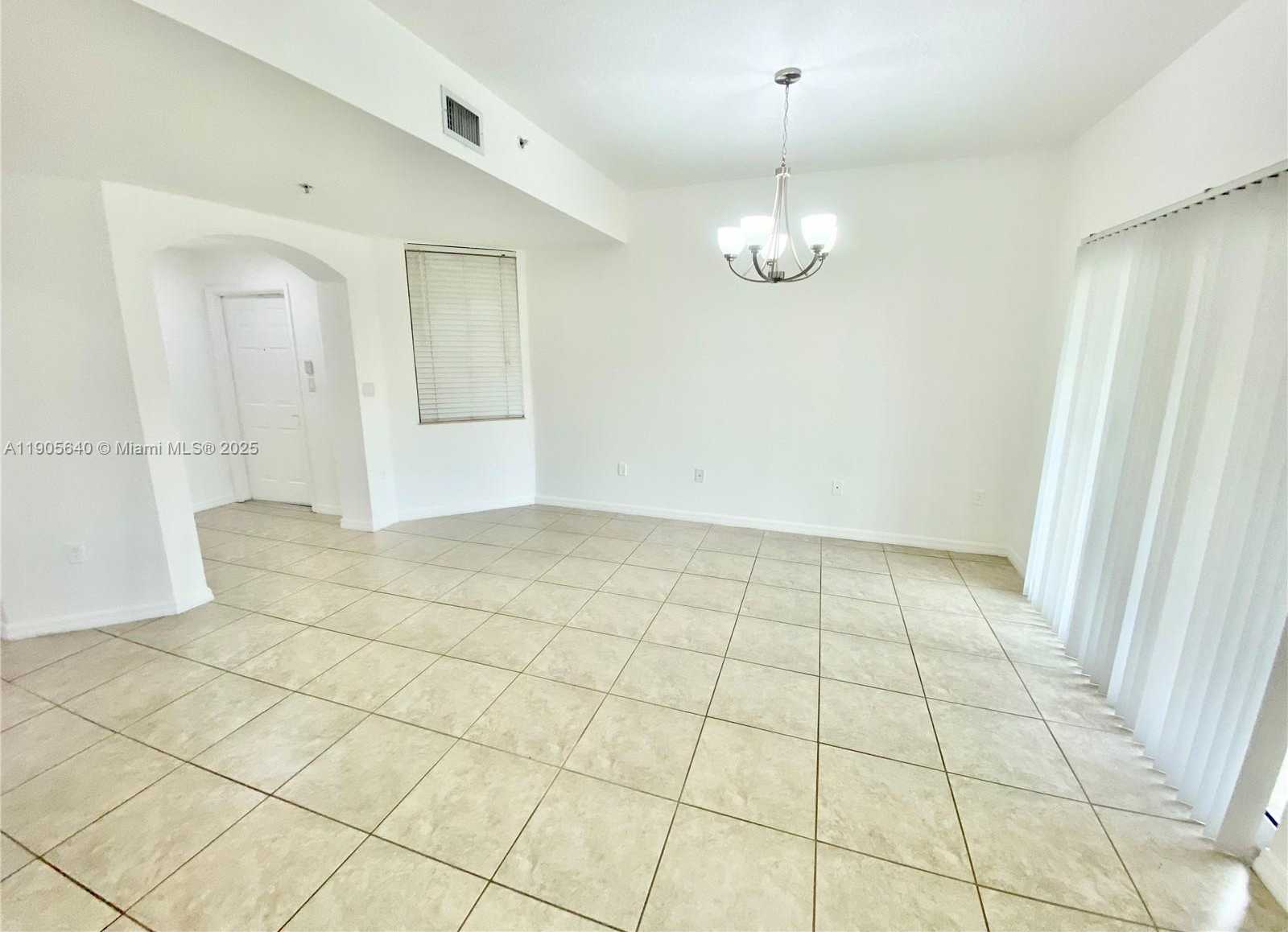 Small Image of 10885 NORTH WEST 89TH TER #106, Doral Number 6