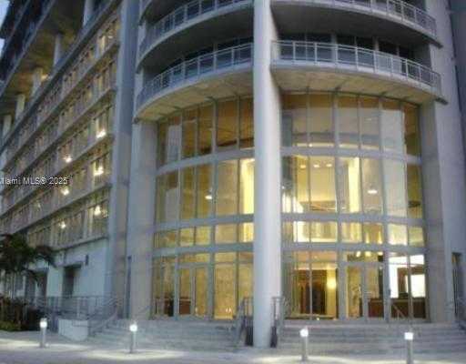 Small Image of 690 SOUTH WEST 1ST CT #PHI-01, Miami Number 1