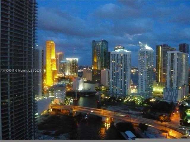 Small Image of 690 SOUTH WEST 1ST CT #PHI-01, Miami Number 16