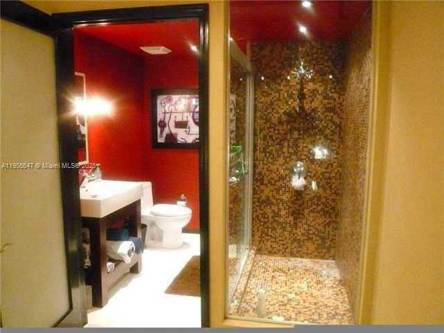 Small Image of 690 SOUTH WEST 1ST CT #PHI-01, Miami Number 17