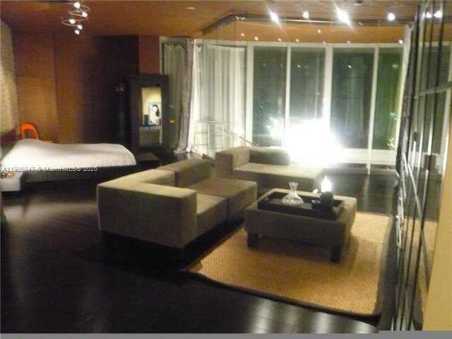 Small Image of 690 SOUTH WEST 1ST CT #PHI-01, Miami Number 20