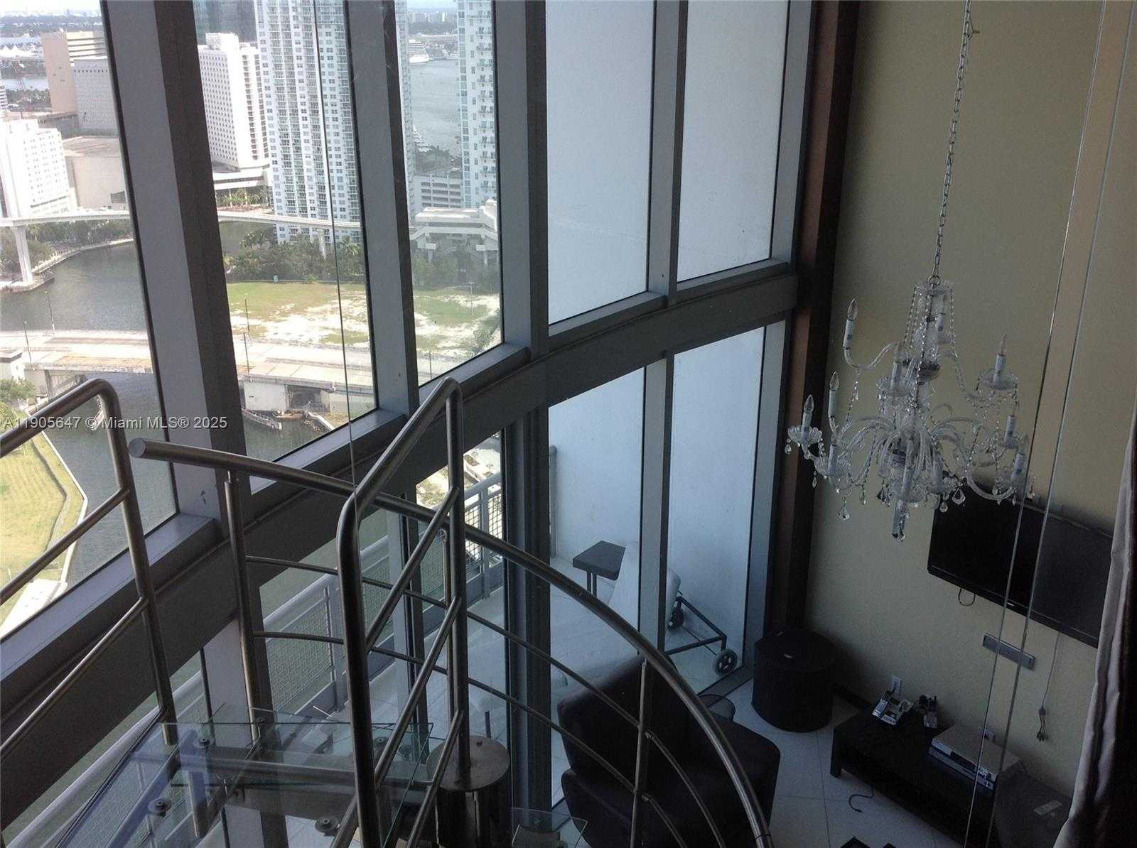 Small Image of 690 SOUTH WEST 1ST CT #PHI-01, Miami Number 25