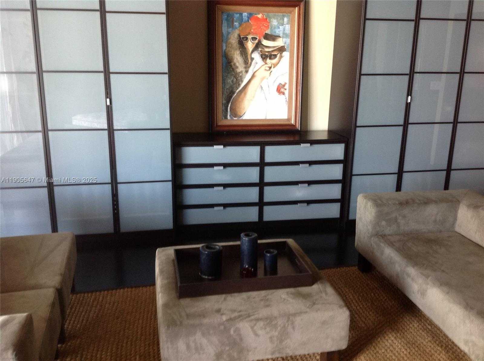 Small Image of 690 SOUTH WEST 1ST CT #PHI-01, Miami Number 4