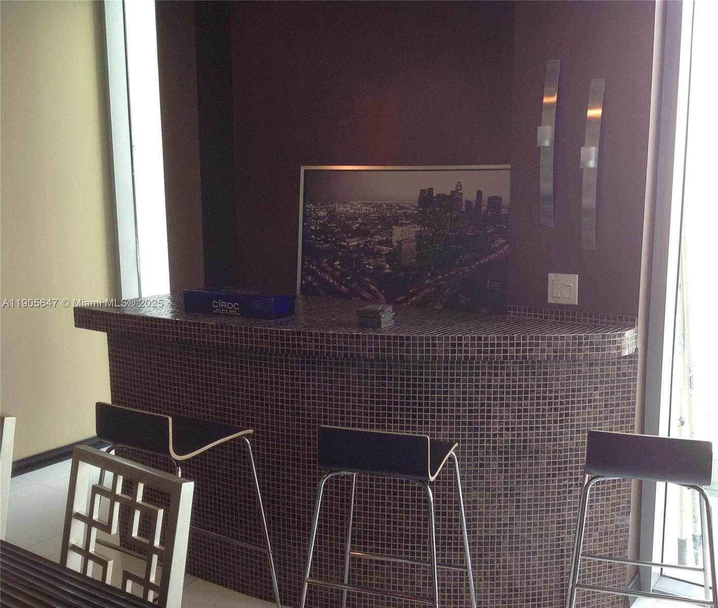 Small Image of 690 SOUTH WEST 1ST CT #PHI-01, Miami Number 6