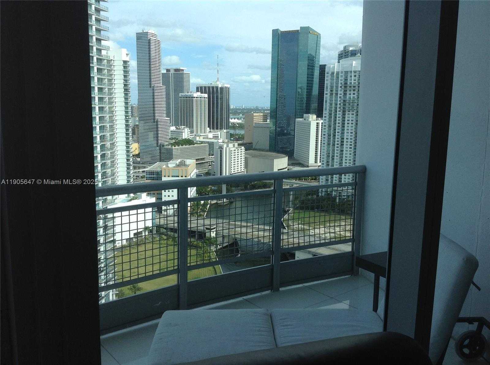 Small Image of 690 SOUTH WEST 1ST CT #PHI-01, Miami Number 9