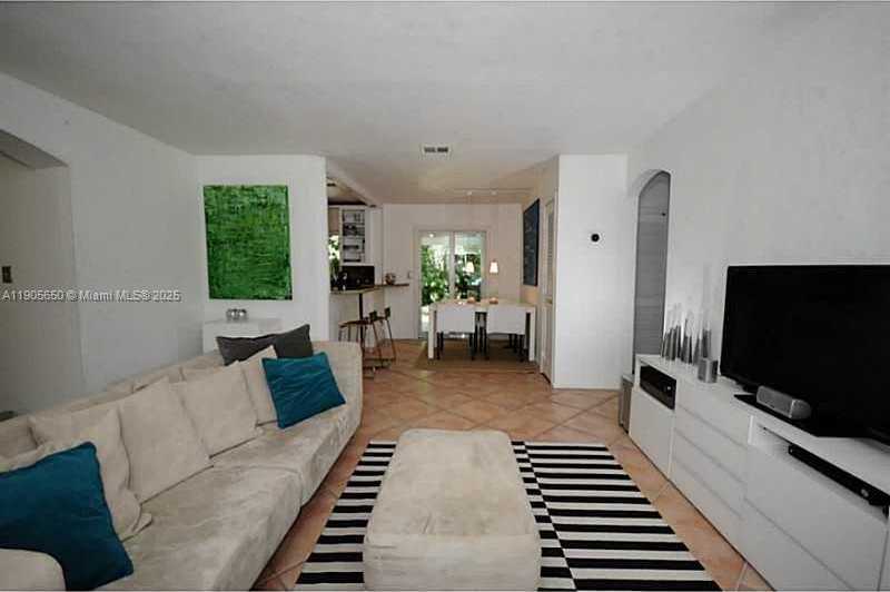 Small Image of 273 NORTH WEST 92ND ST, Miami Shores Number 2