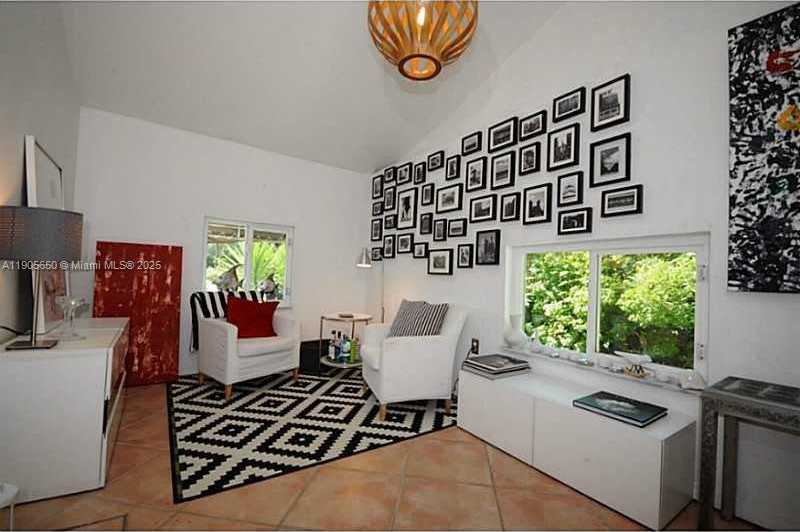 Small Image of 273 NORTH WEST 92ND ST, Miami Shores Number 4