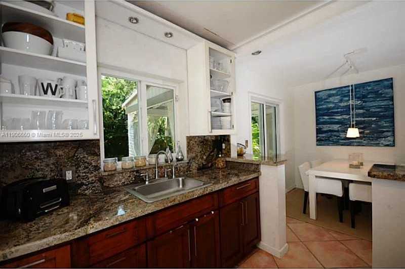 Small Image of 273 NORTH WEST 92ND ST, Miami Shores Number 7