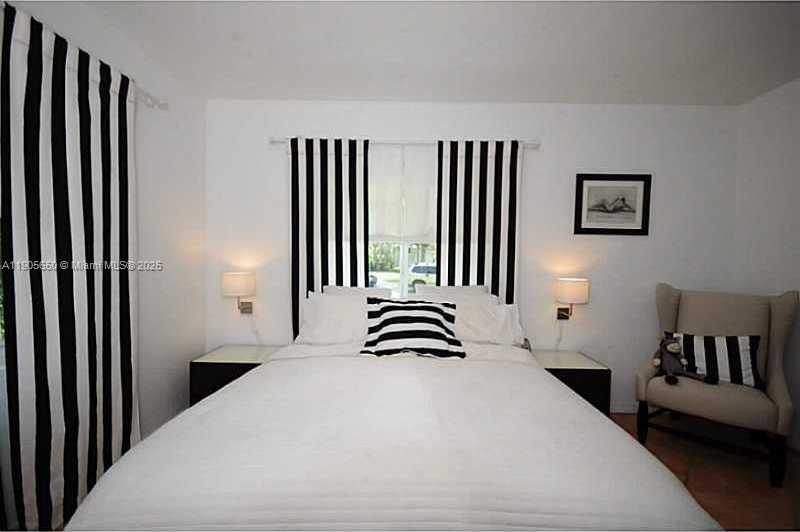 Small Image of 273 NORTH WEST 92ND ST, Miami Shores Number 8