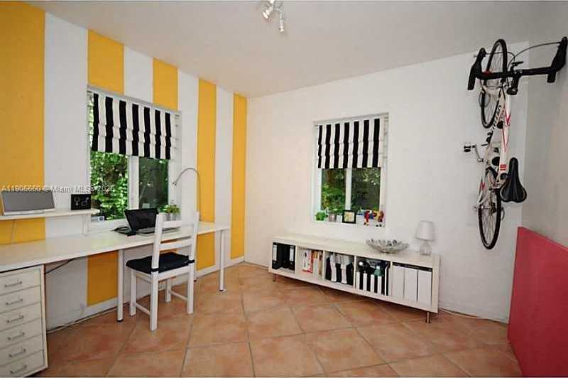 Small Image of 273 NORTH WEST 92ND ST, Miami Shores Number 9