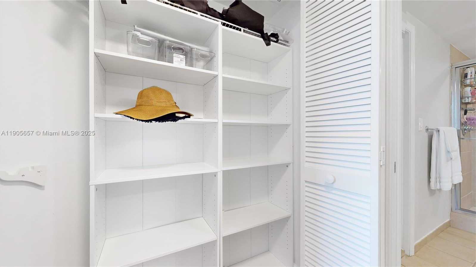 Small Image of 19501 WEST COUNTRY CLUB DR #PH-10, Aventura Number 13