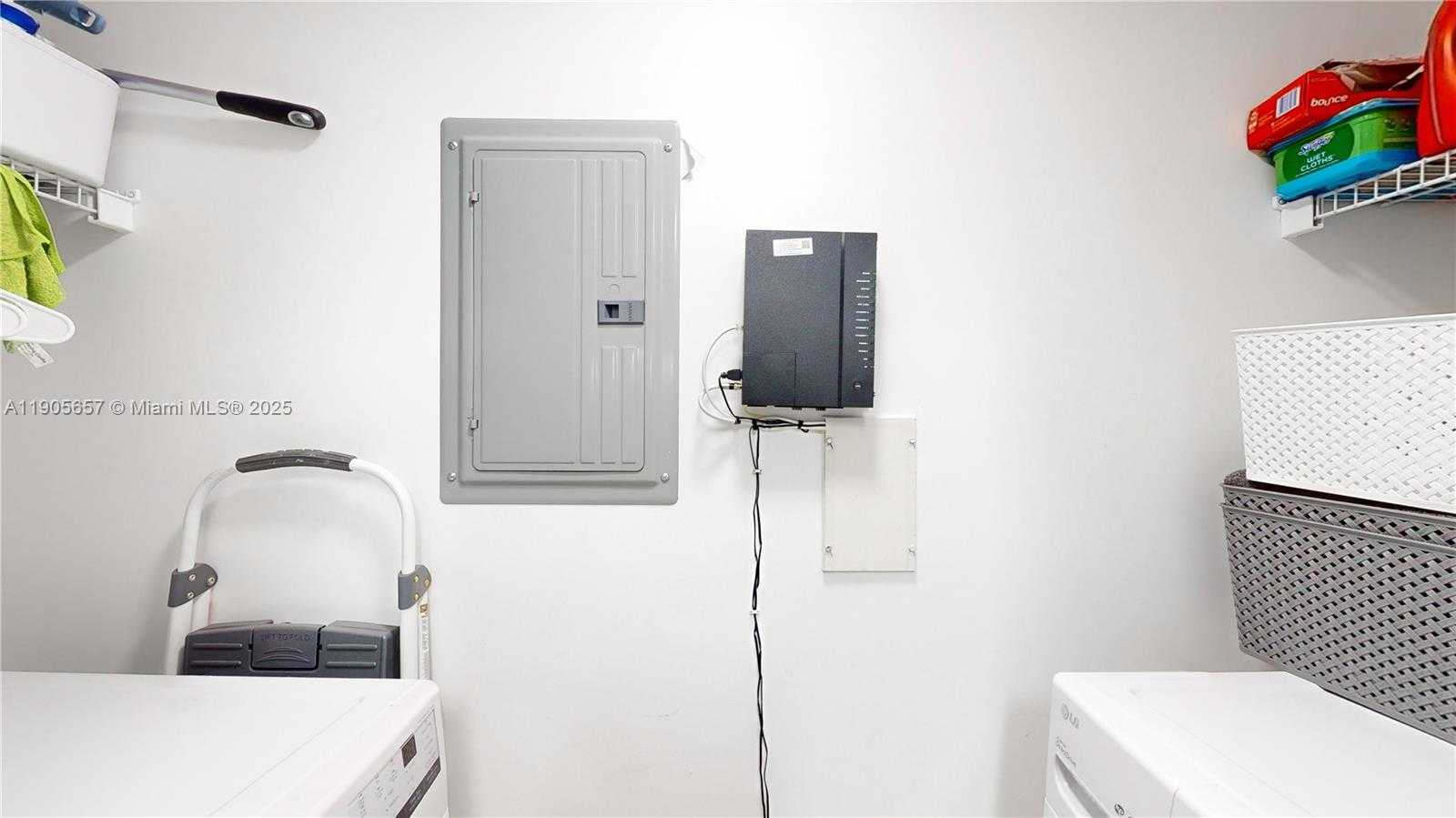 Small Image of 19501 WEST COUNTRY CLUB DR #PH-10, Aventura Number 21