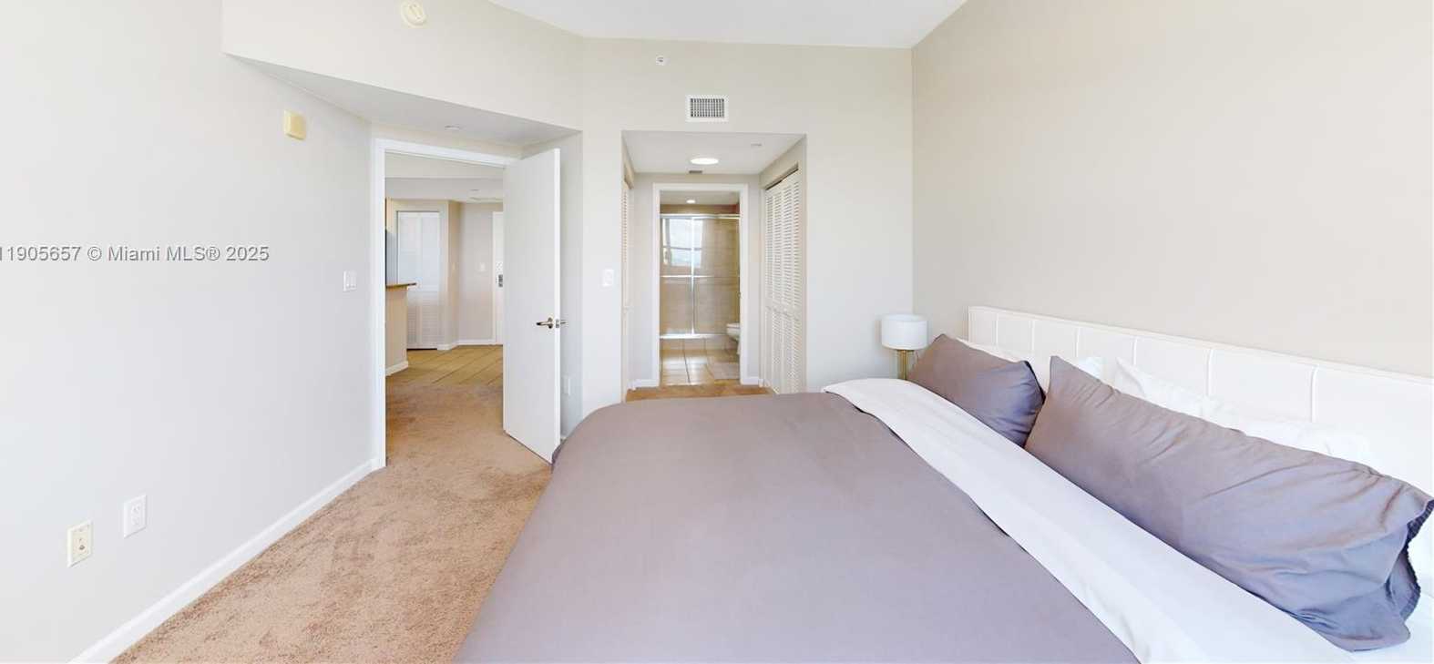 Small Image of 19501 WEST COUNTRY CLUB DR #PH-10, Aventura Number 7