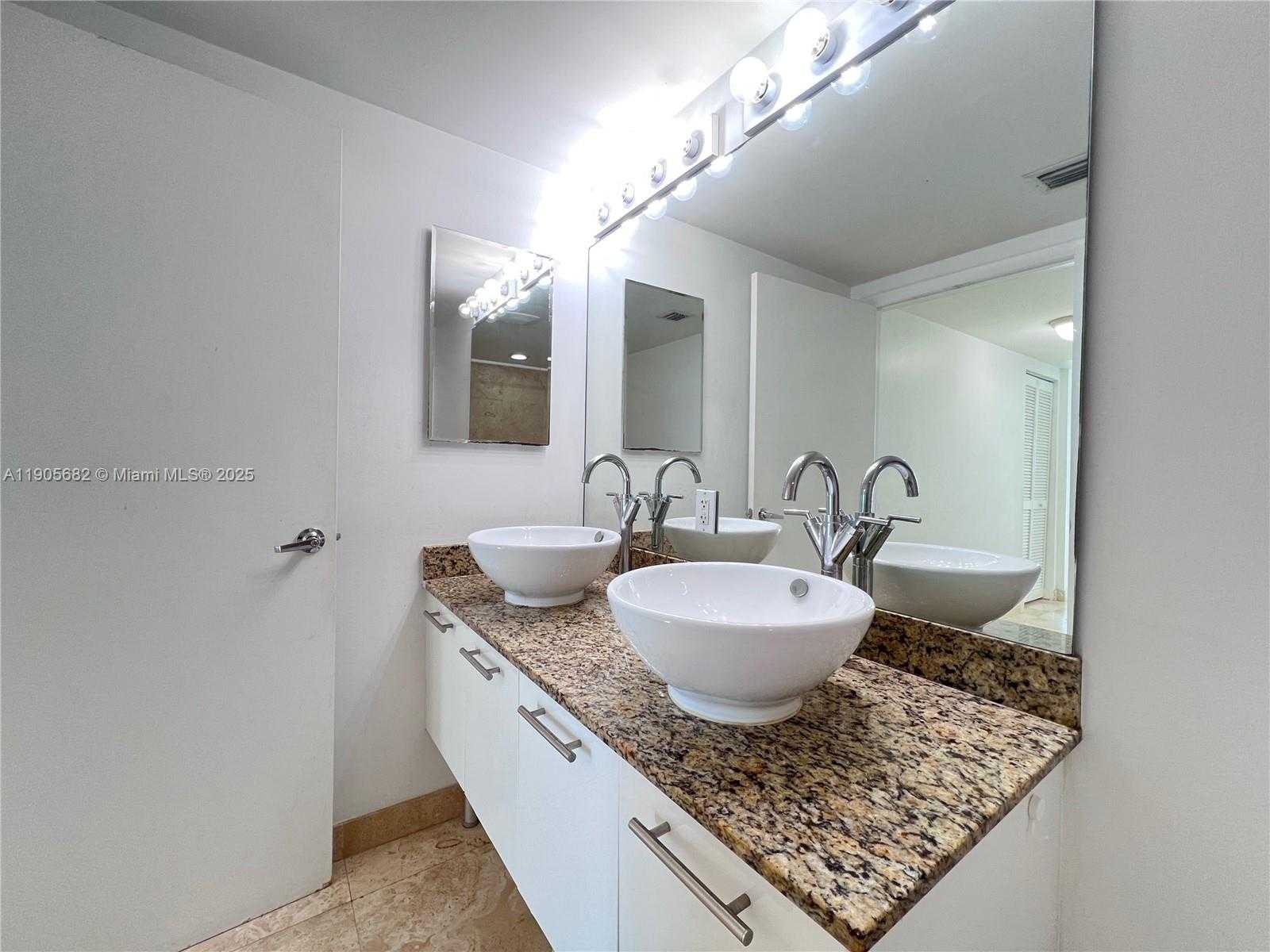 Small Image of 41 SOUTH EAST 5TH ST #2211, Miami Number 15