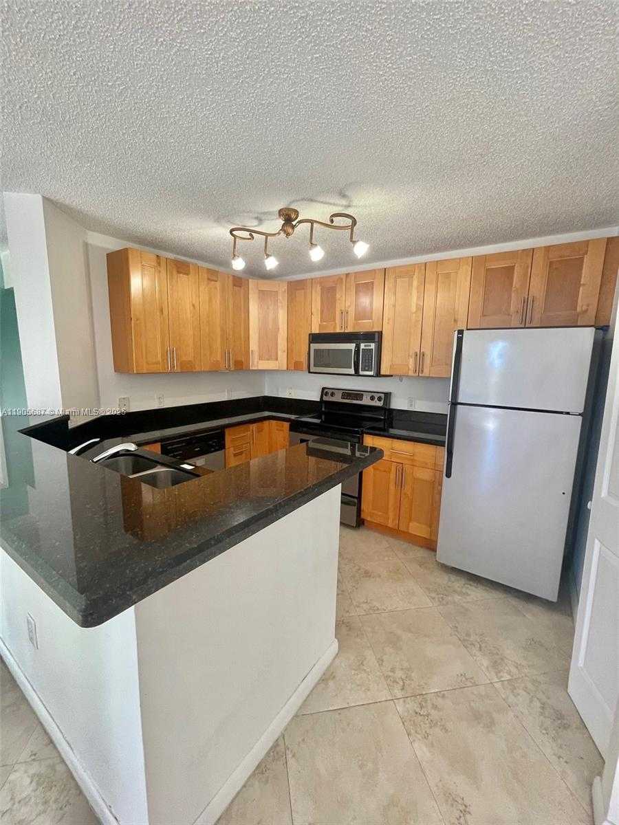 Small Image of 19999 EAST COUNTRY CLUB DR #1604, Aventura Number 3