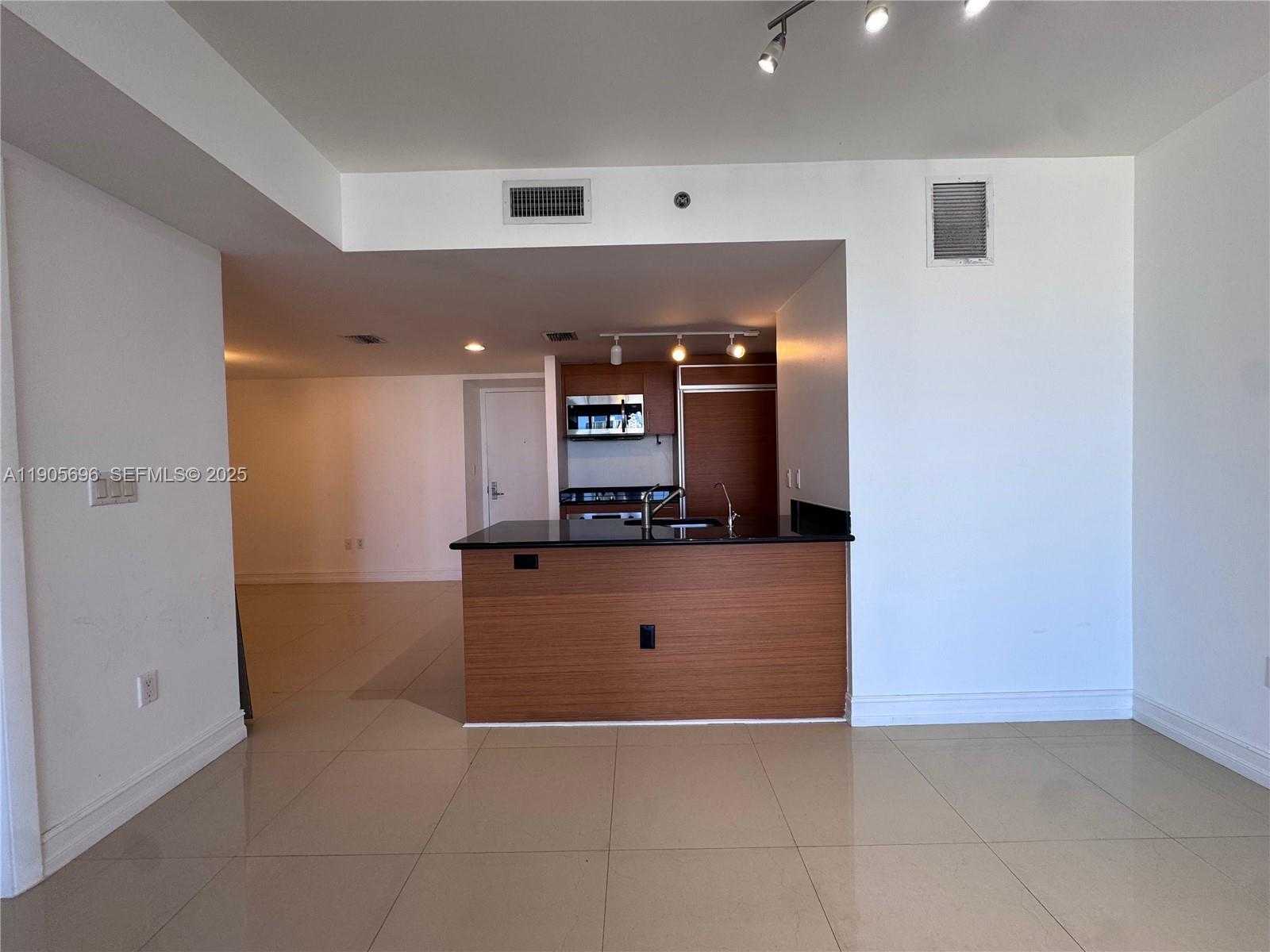 Small Image of 50 BISCAYNE BLVD #2507, Miami Number 10