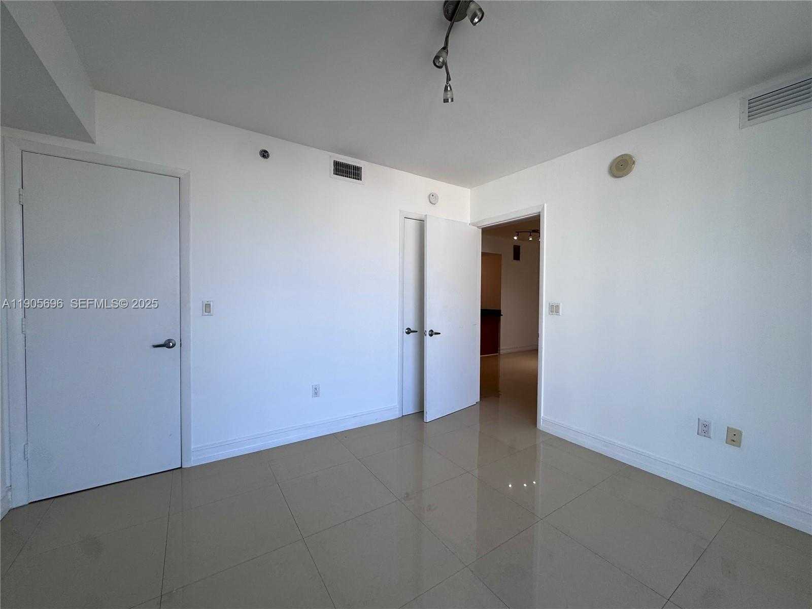 Small Image of 50 BISCAYNE BLVD #2507, Miami Number 14