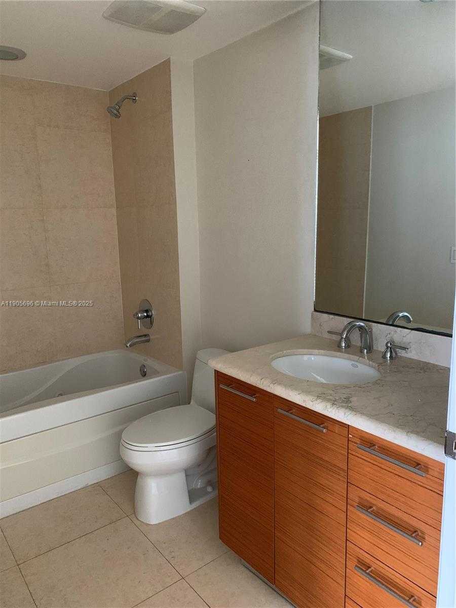 Small Image of 50 BISCAYNE BLVD #2507, Miami Number 4