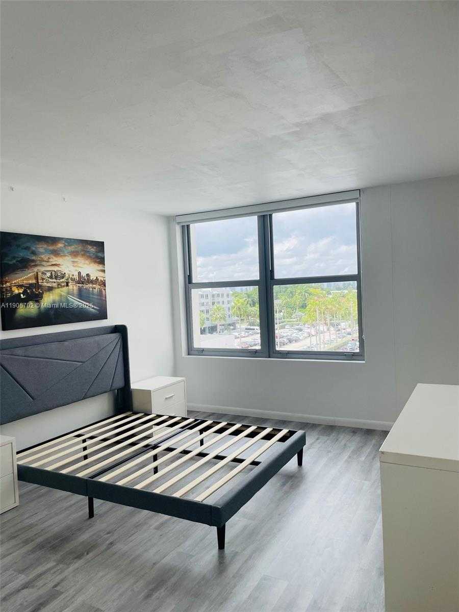 Small Image of 2899 COLLINS AVE #648, Miami Beach Number 11