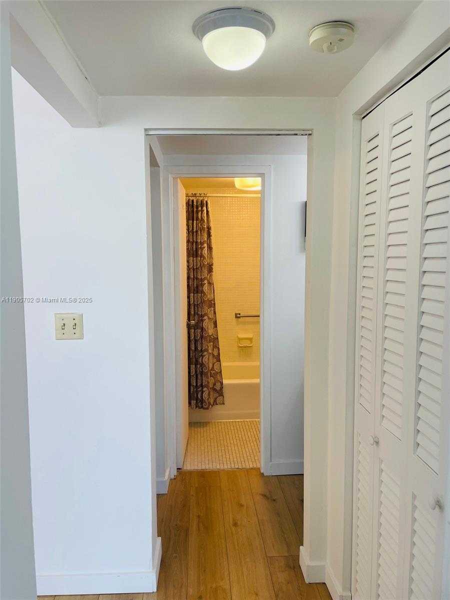 Small Image of 2899 COLLINS AVE #648, Miami Beach Number 16