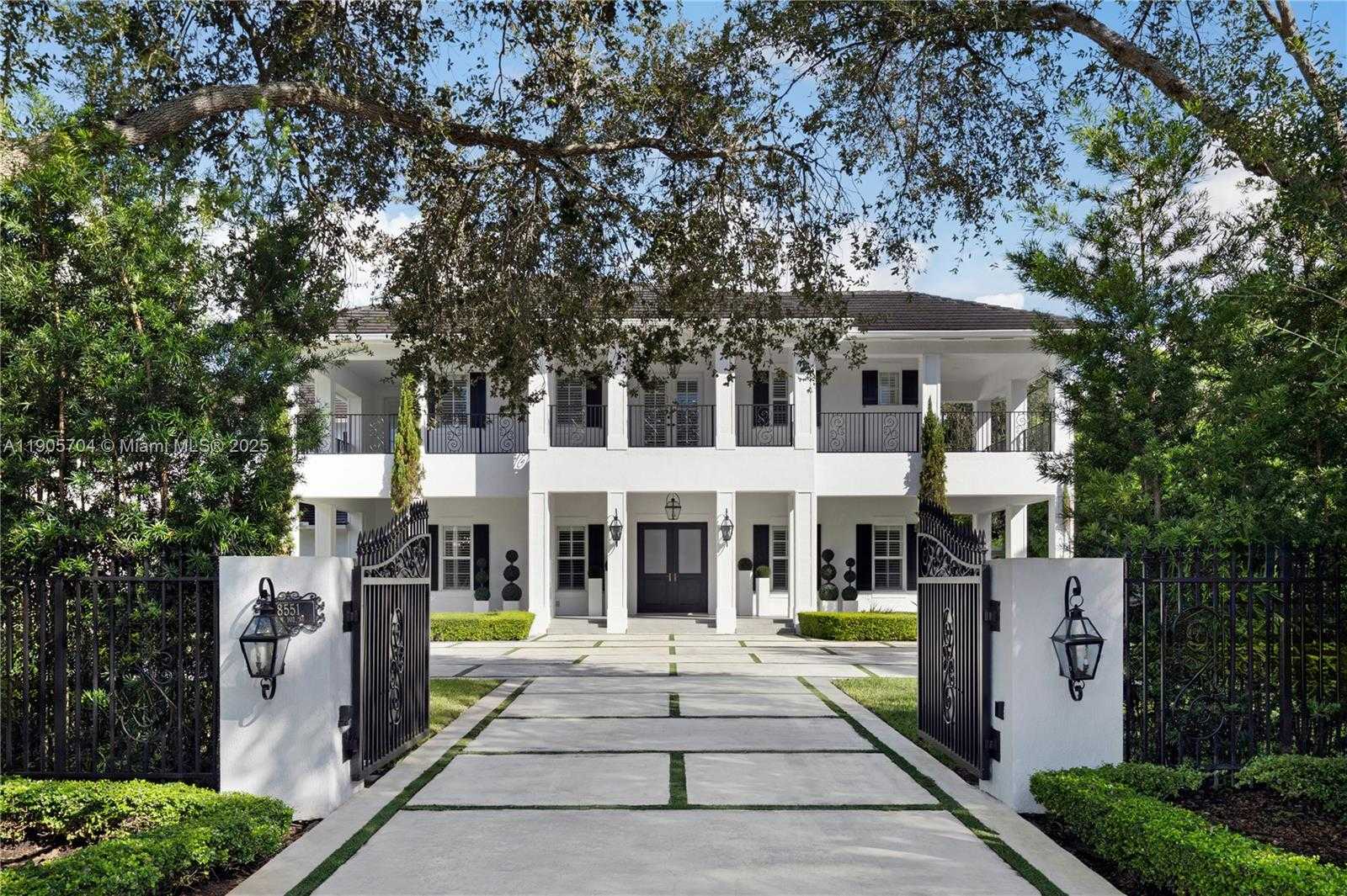 Small Image of 8551 SOUTH WEST 102ND ST, Miami Number 4