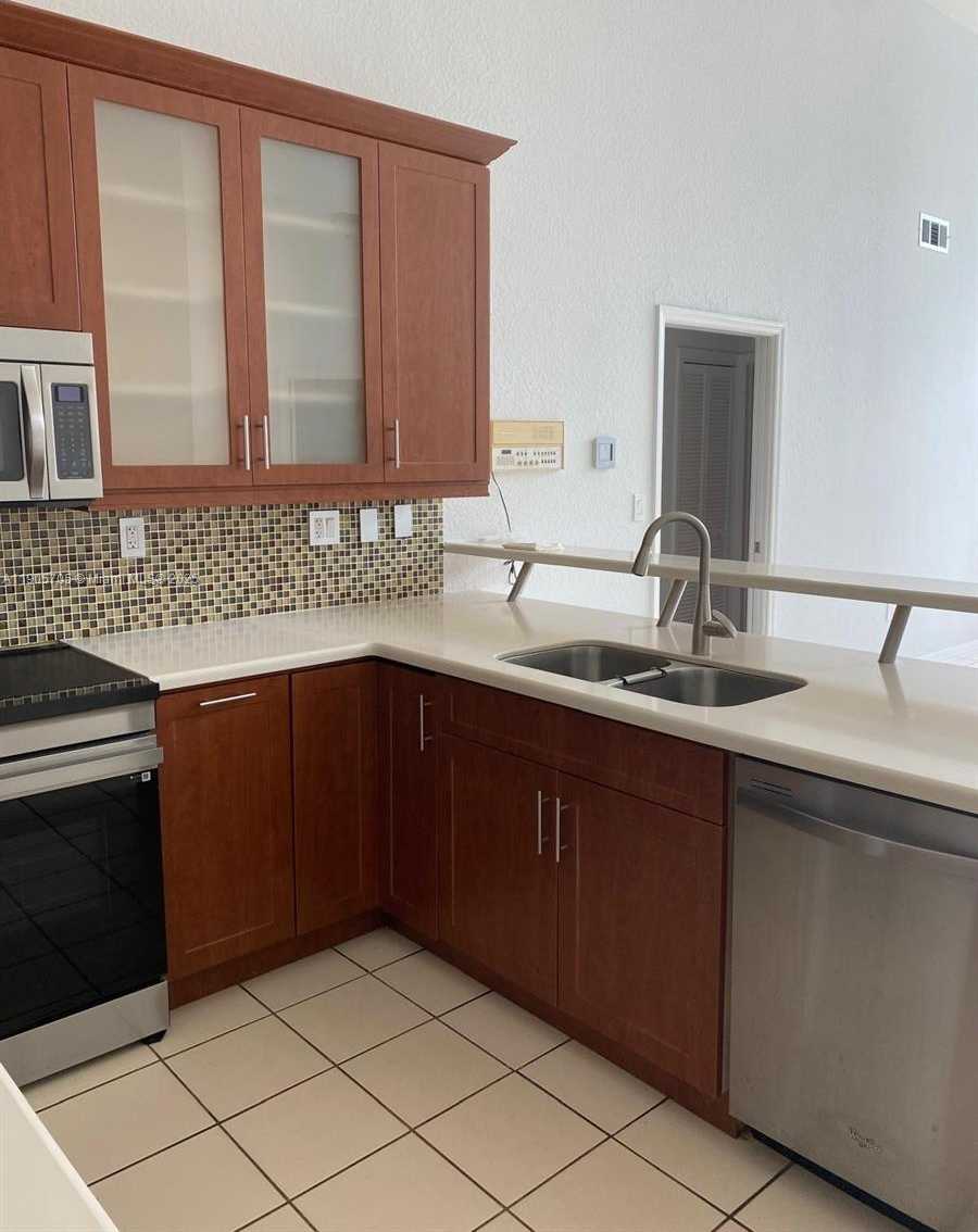 Small Image of 10572 NORTH WEST 51ST TER, Doral Number 13