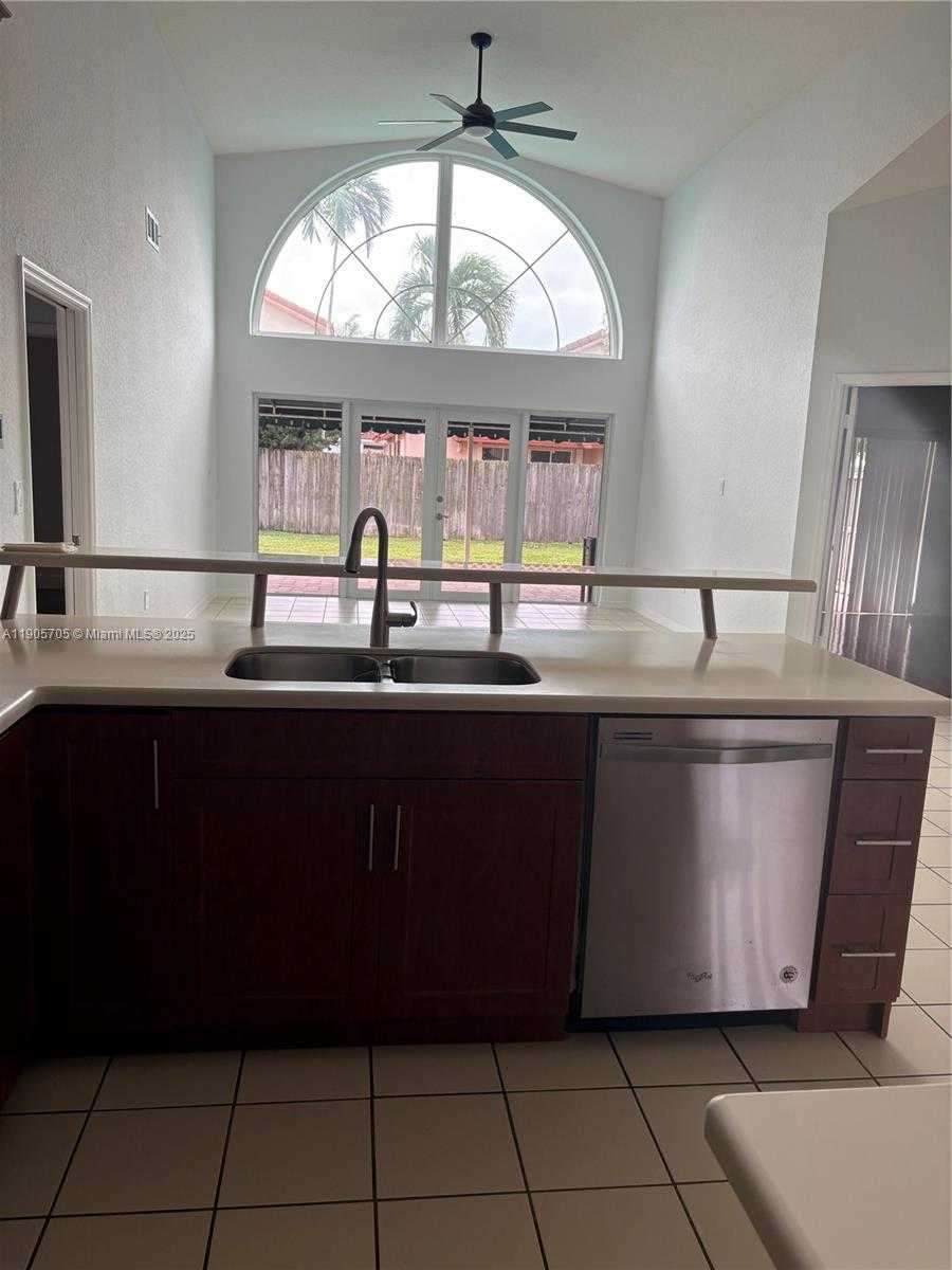 Small Image of 10572 NORTH WEST 51ST TER, Doral Number 14