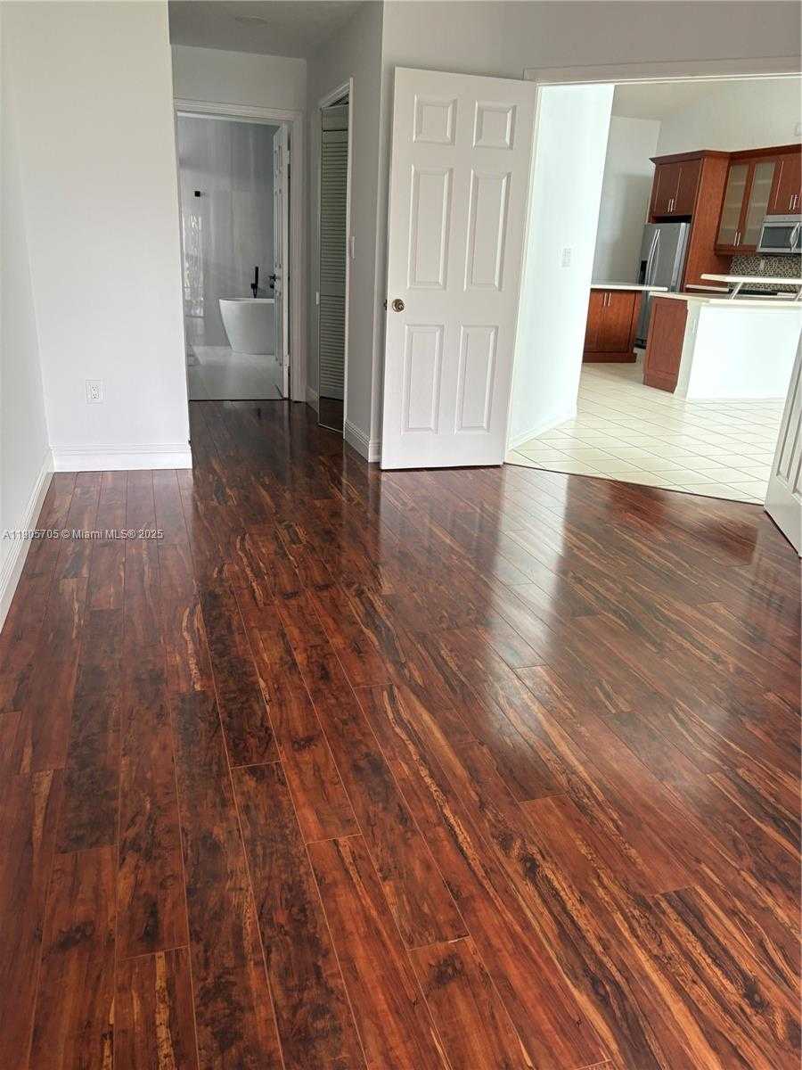 Small Image of 10572 NORTH WEST 51ST TER, Doral Number 18