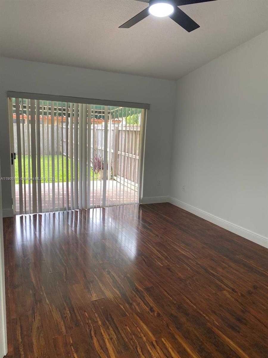 Small Image of 10572 NORTH WEST 51ST TER, Doral Number 19