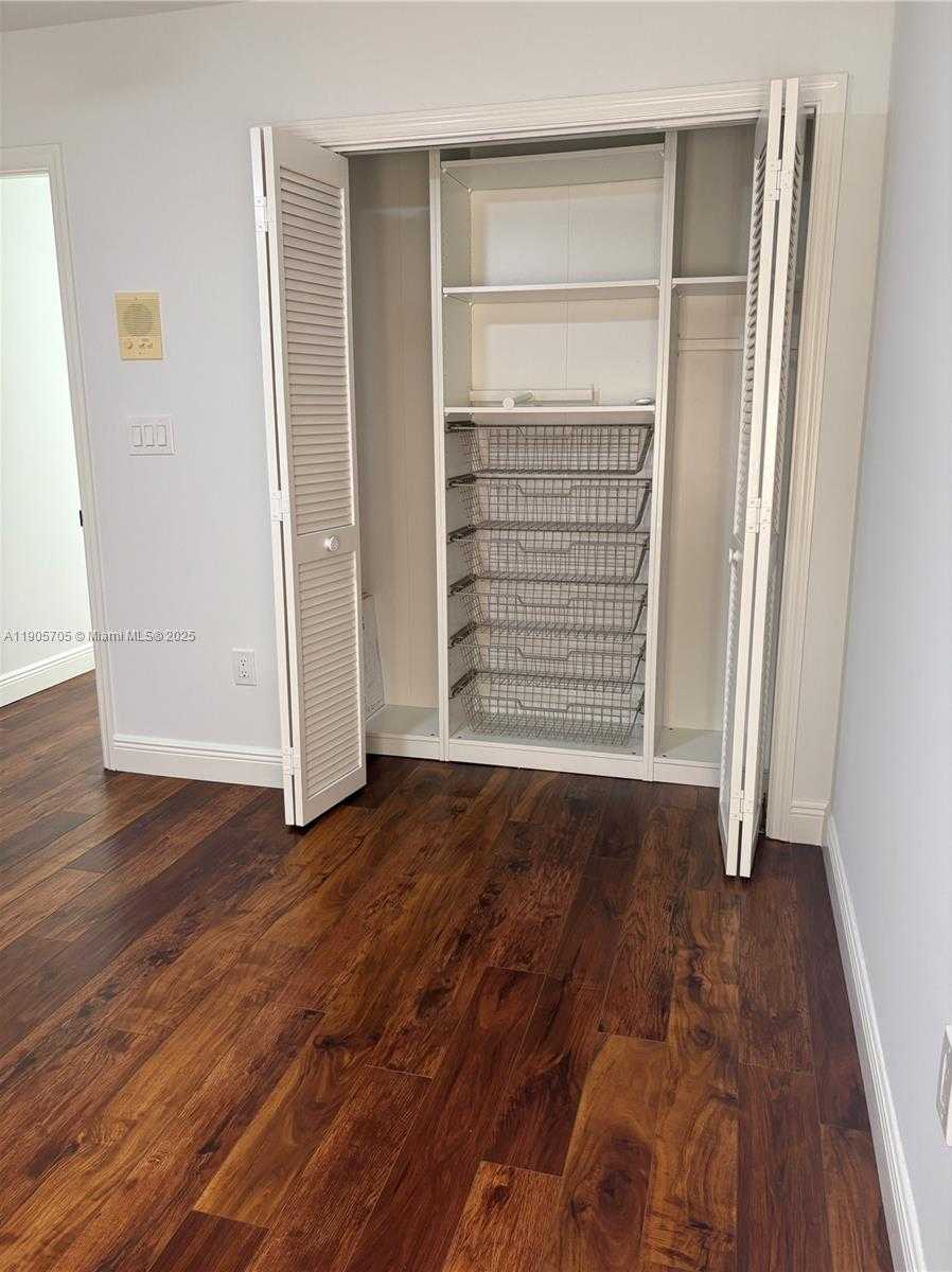 Small Image of 10572 NORTH WEST 51ST TER, Doral Number 24