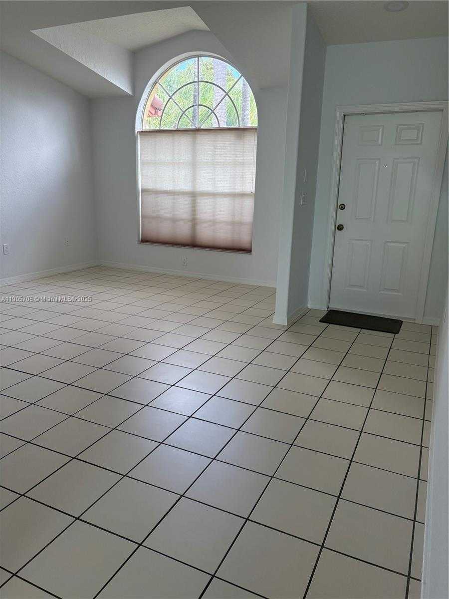 Small Image of 10572 NORTH WEST 51ST TER, Doral Number 4