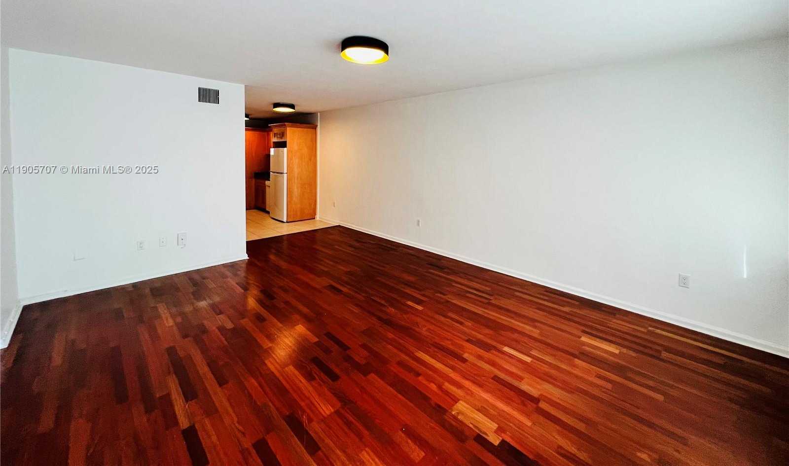 Small Image of 2033 CALAIS DR #8, Miami Beach Number 10