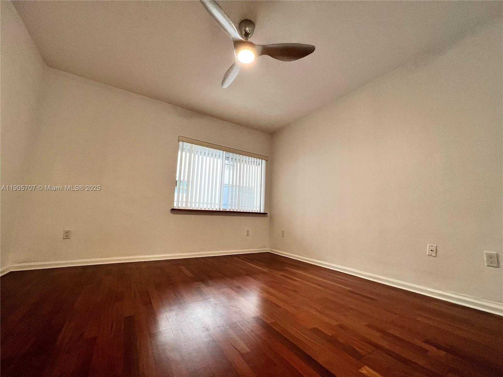 Small Image of 2033 CALAIS DR #8, Miami Beach Number 11