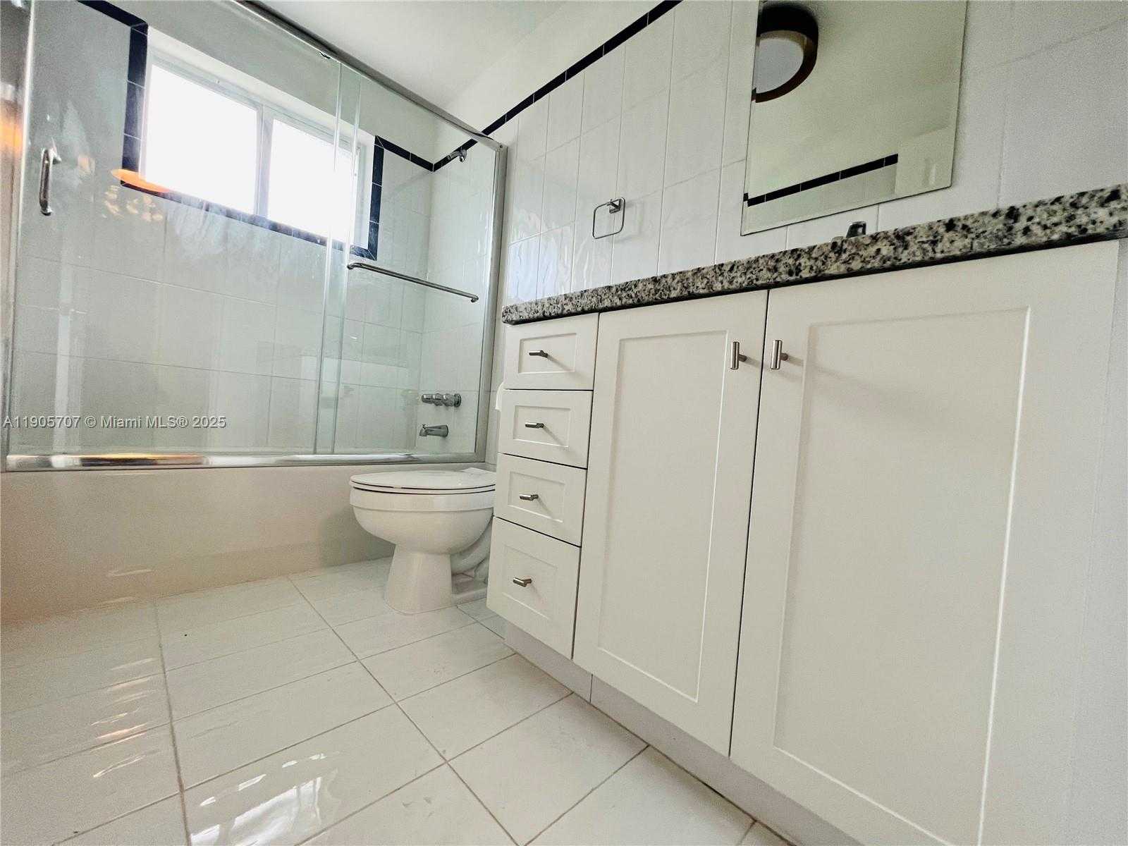 Small Image of 2033 CALAIS DR #8, Miami Beach Number 17