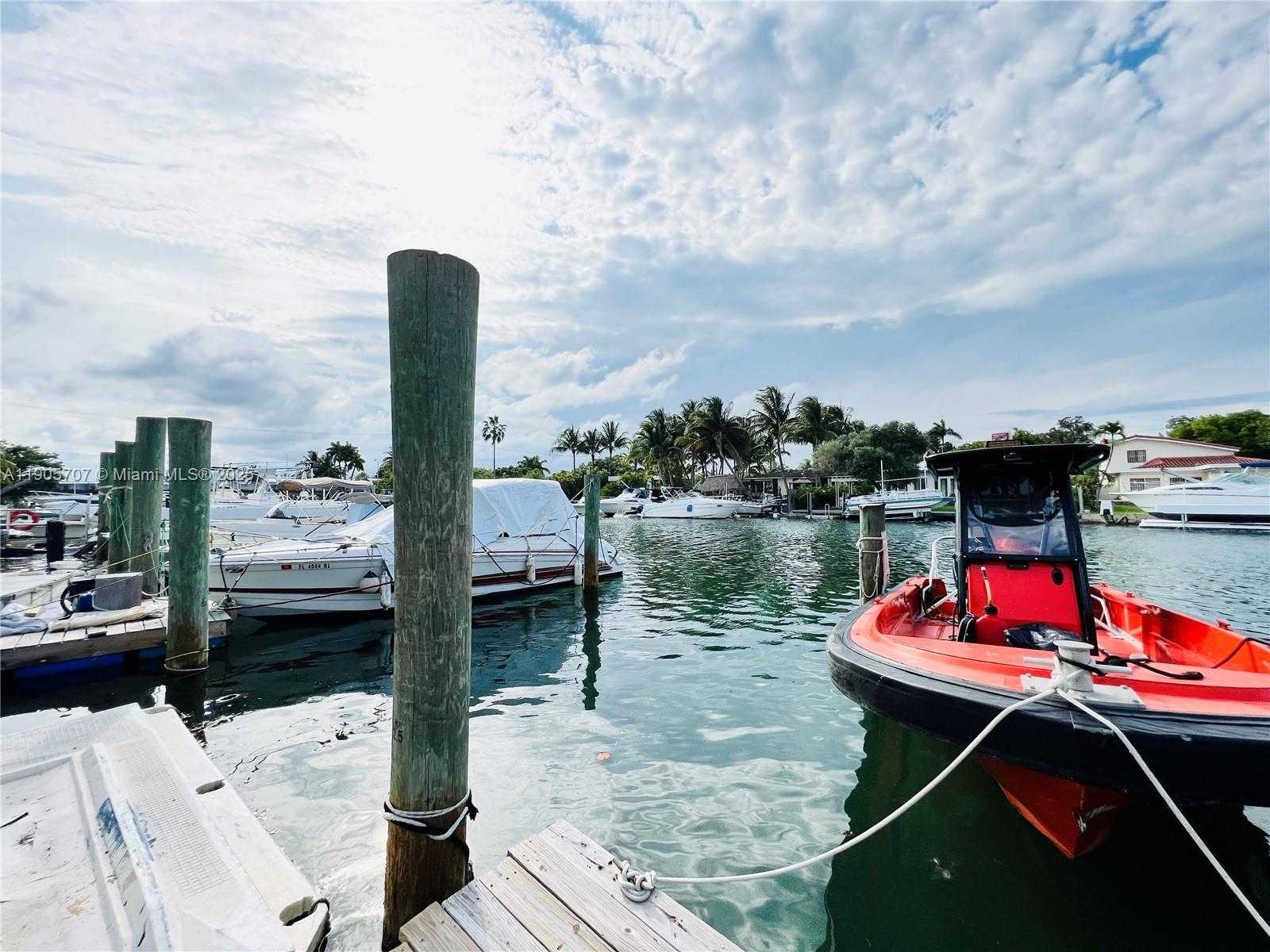 Small Image of 2033 CALAIS DR #8, Miami Beach Number 18