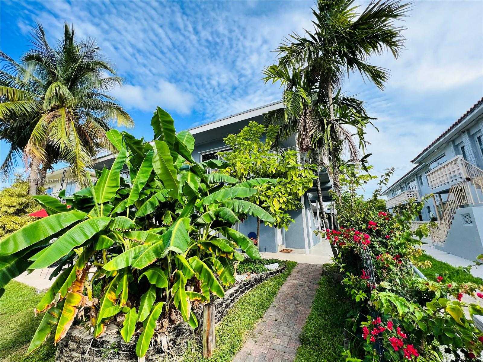 Small Image of 2033 CALAIS DR #8, Miami Beach Number 21