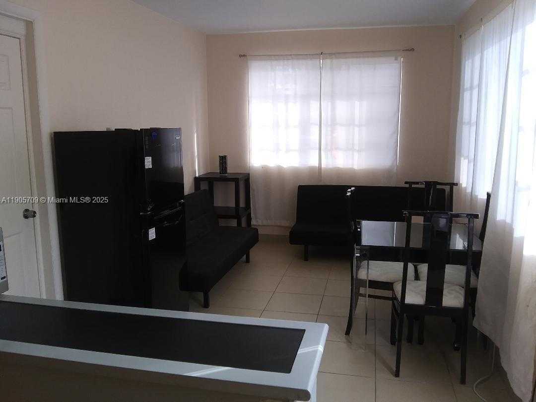 Small Image of 734 SW 5 #1, Hallandale Beach Number 3