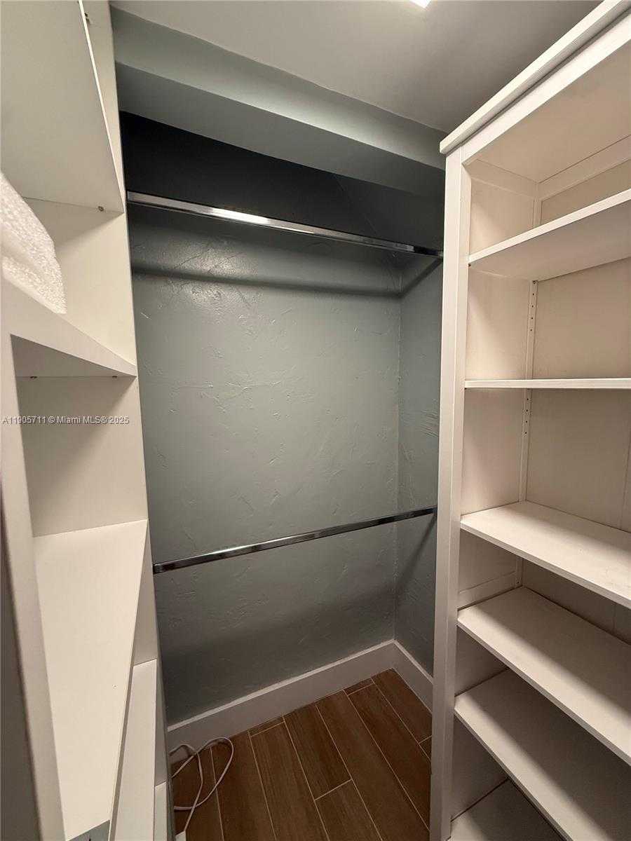 Small Image of 349 MERIDIAN AVE #B103, Miami Beach Number 16